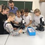 В Центре «Точка Роста» Нефтегорской школы №2 младшие школьники осваивают технологии управления роботами